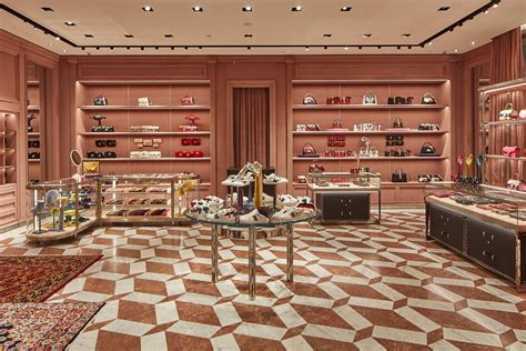 gucci store memphis - Inside the Gucci Store in Memphis: A Sneak Peek.